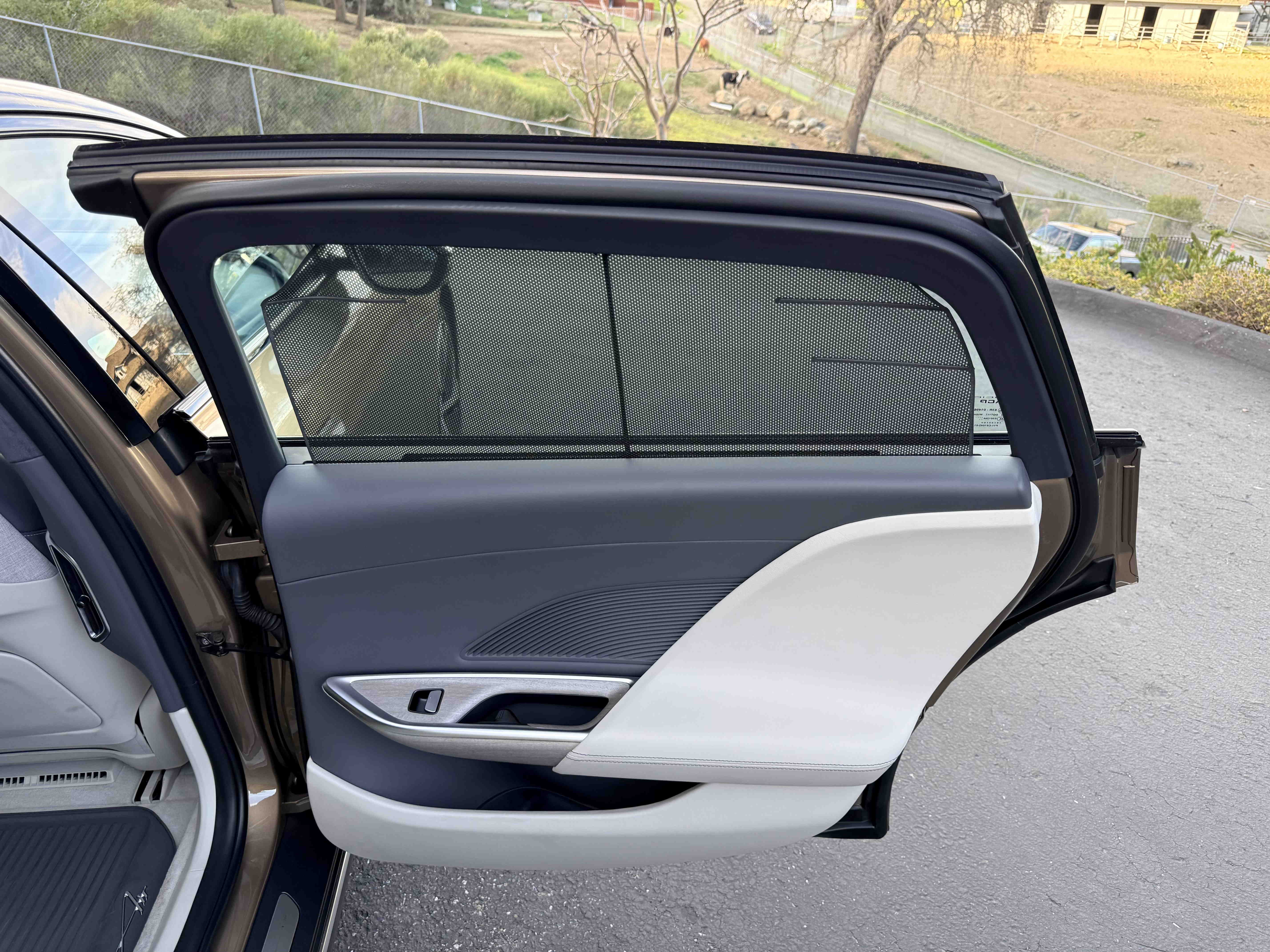 Passenger rear shade